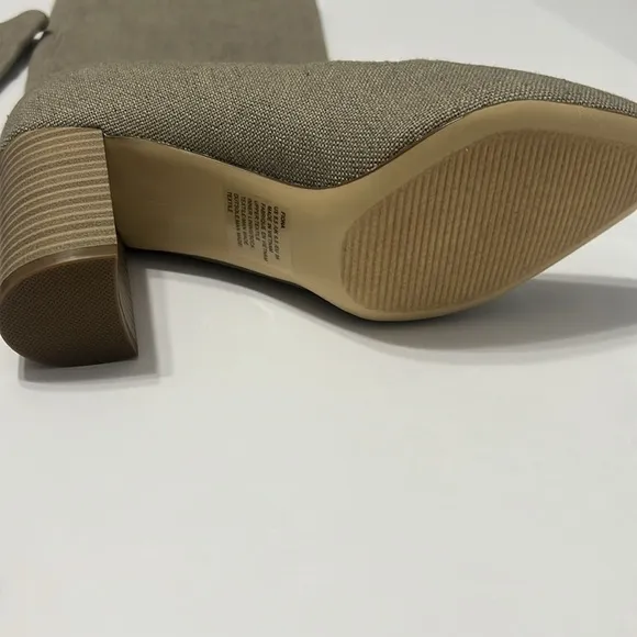 Like new Fiona Justfab Fabric healed boots size 8.5, tan colored