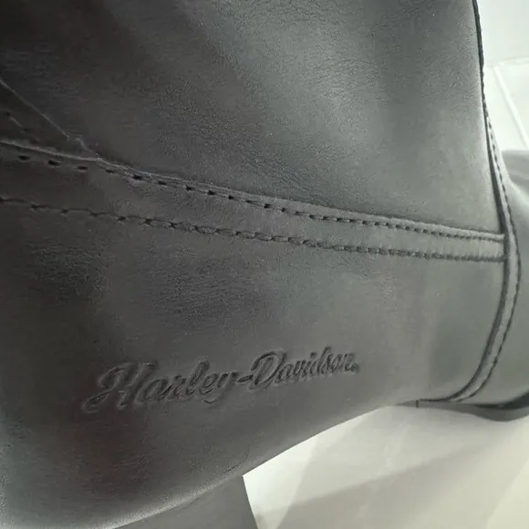 LIKE NEW Harley Davidson Black leather 4” heel boots Size 8.5