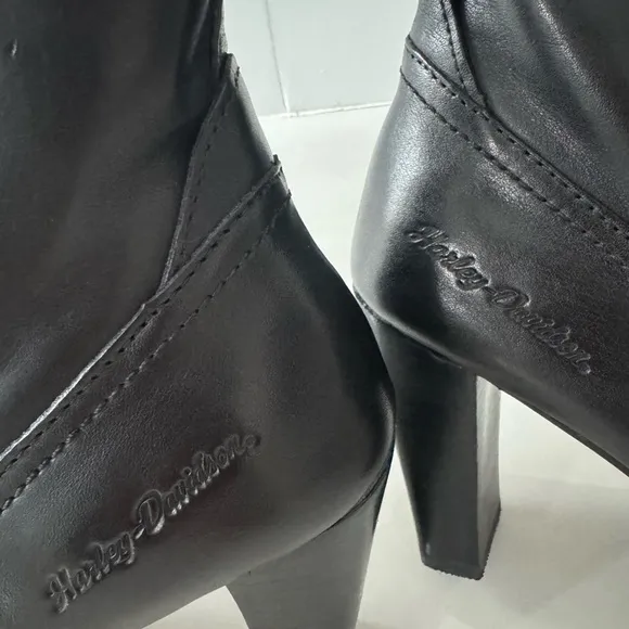 LIKE NEW Harley Davidson Black leather 4” heel boots Size 8.5