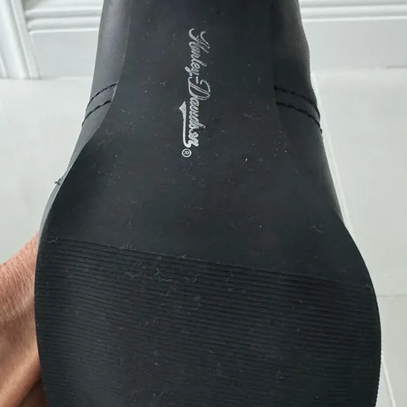 LIKE NEW Harley Davidson Black leather 4” heel boots Size 8.5