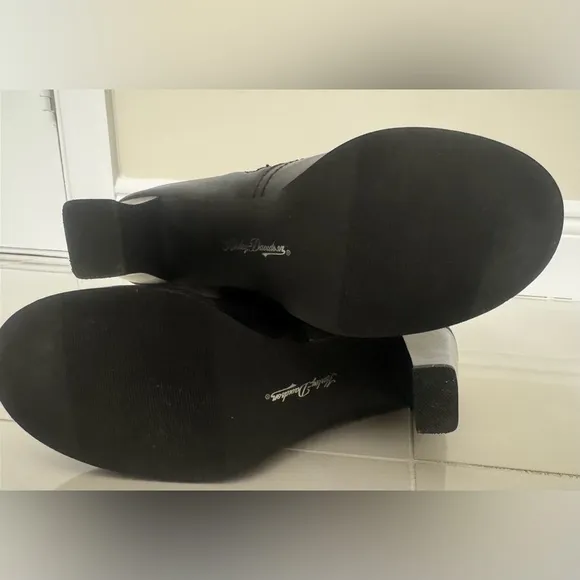 LIKE NEW Harley Davidson Black leather 4” heel boots Size 8.5