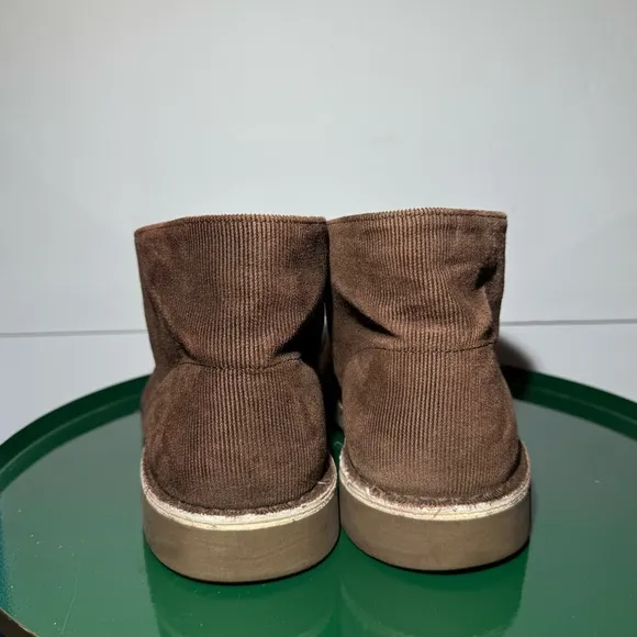 Limited Edition Clark’s Corduroy Suede Bushacre Chukka Boots Men’s Size 11