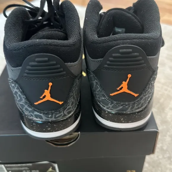 Little Kid Jordan 3 Retro Sneakers NIB