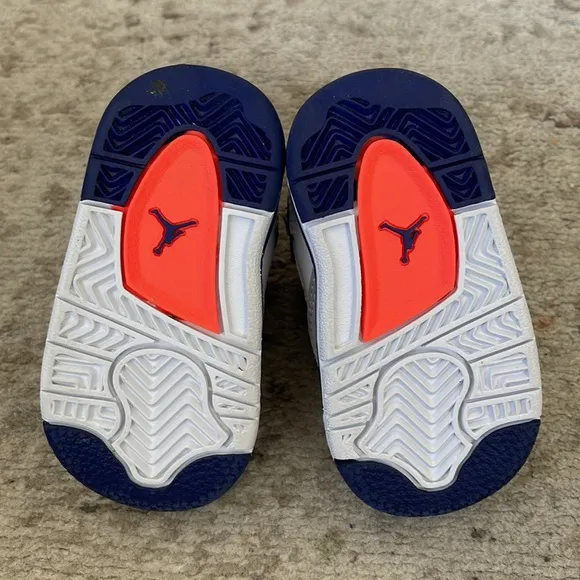 Little kids baby Jordan 4 retro GT sneakers navy and white size 3C.