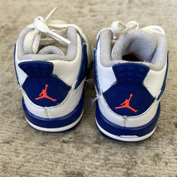 Little kids baby Jordan 4 retro GT sneakers navy and white size 3C.