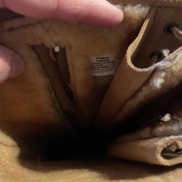 L.L. Bean Suede Leather Tan Tassel Thick Sheepskin Lined Boots Size 9 Medium