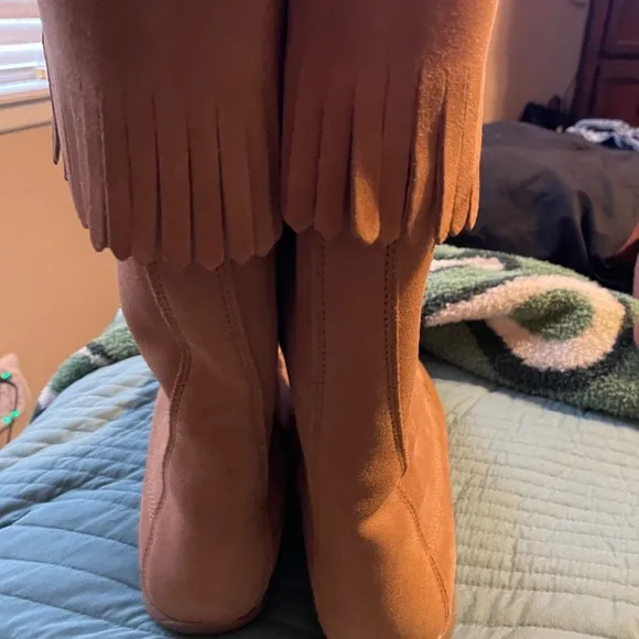 L.L. Bean Suede Leather Tan Tassel Thick Sheepskin Lined Boots Size 9 Medium