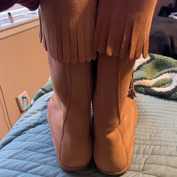 L.L. Bean Suede Leather Tan Tassel Thick Sheepskin Lined Boots Size 9 Medium