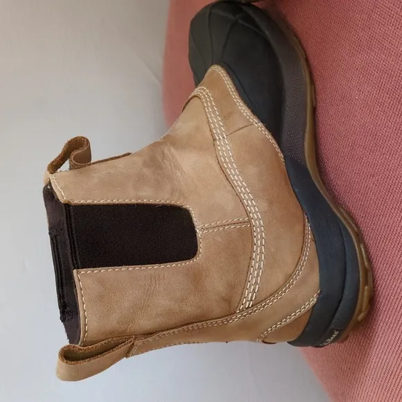L.L. Bean Tan Leather Insulated Slip On Duck Boots Size 6.5
