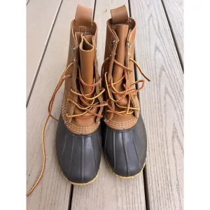 L.L. Bean women’s duck boots classic bean boots six medium new