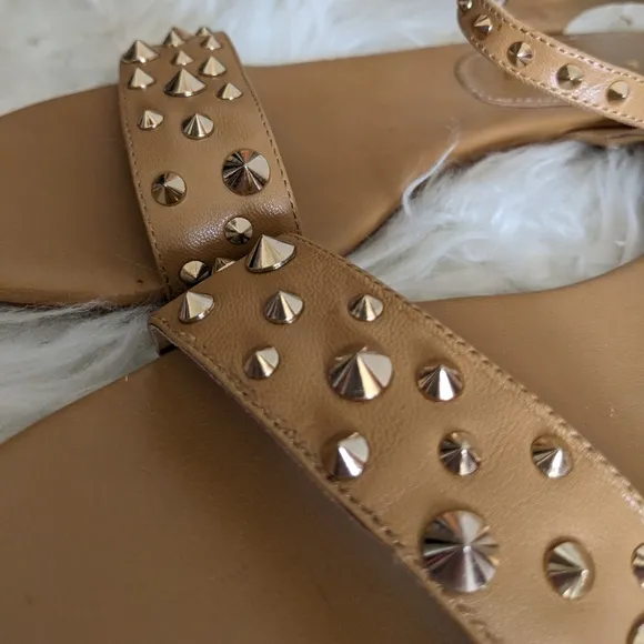 Lola Cruz Studded Flat Gladiator Sandals Tan Leather