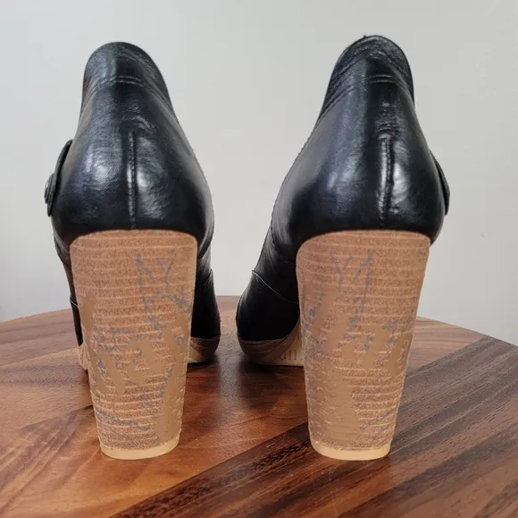 London Underground Black Leather Heeled Loafers With Zipper Accent Size 9