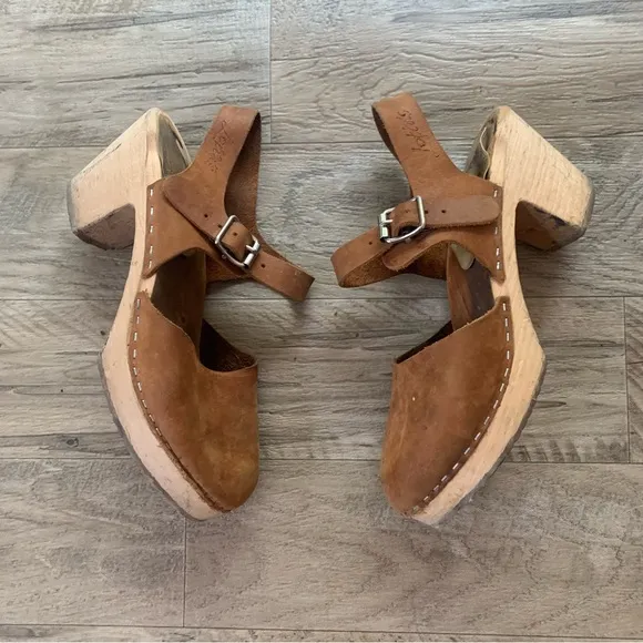 Lotta From Stockholm Wooden Block Heel Leather Buckle Clogs Sandals