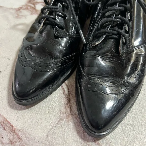 Louise Et Cie Women’s Lo-Adeline Loafers Black Patent Leather Lace Up Toe 7.5