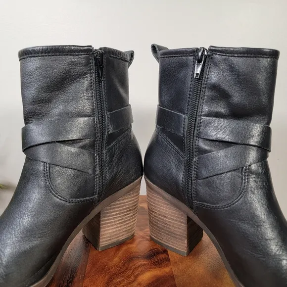 Lucky Brand Orenzo Black Leather Boots with Buckle Detail Size 8