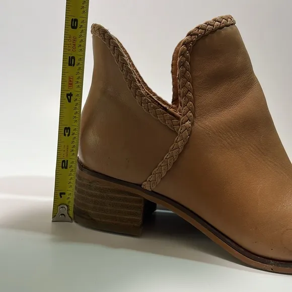 Lucky Brand Tan Latte Terisha Slip-On Heeled Ankle Bootie Leather Boots Size 6.5