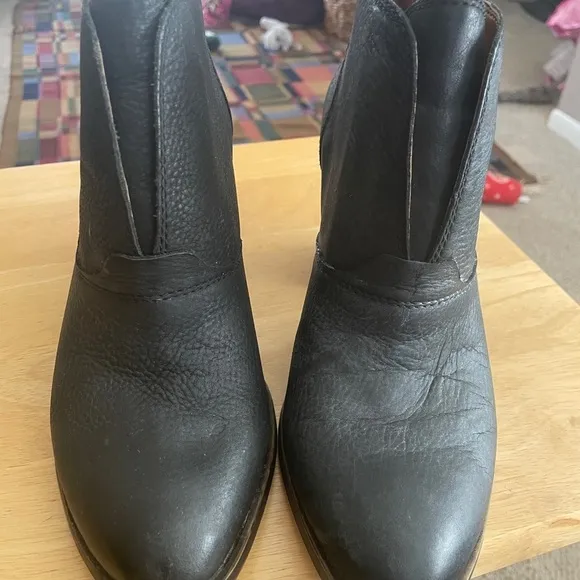 Lucky Brand women’s heeled boots soft black leather SZ9