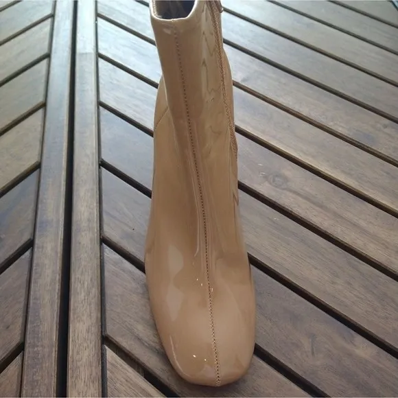 Madden Edgy, Minimalistic,Classic NYC 3&quot; size 9 beige boots
