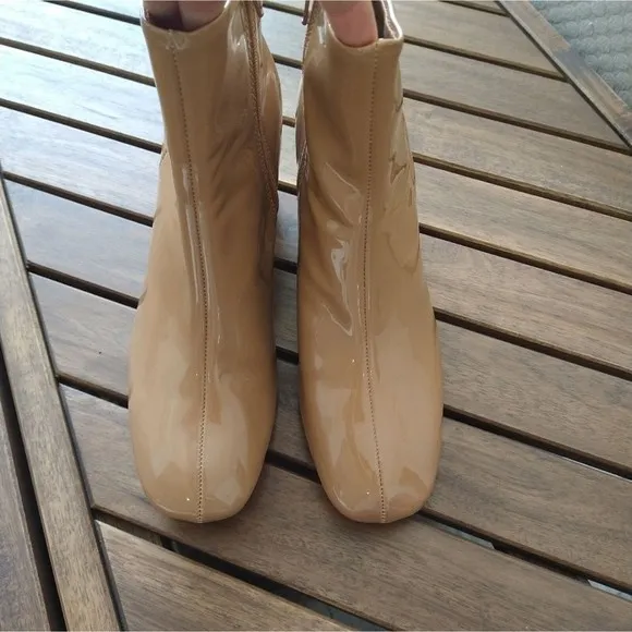 Madden Edgy, Minimalistic,Classic NYC 3&quot; size 9 beige boots