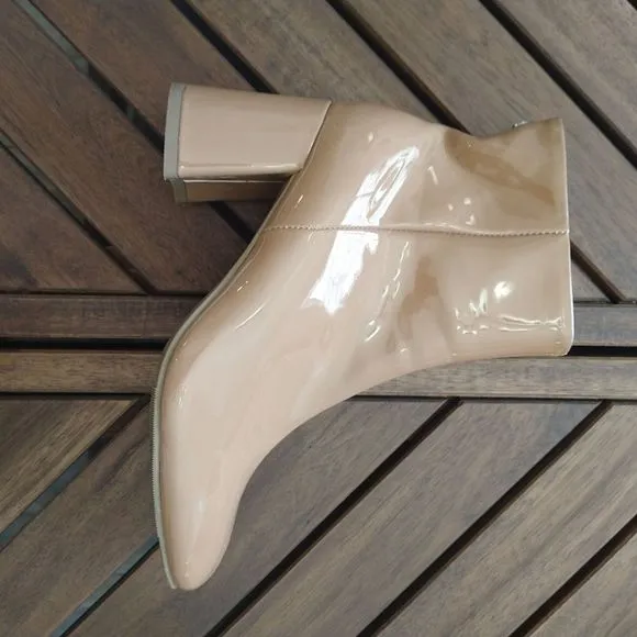 Madden Edgy, Minimalistic,Classic NYC 3&quot; size 9 beige boots