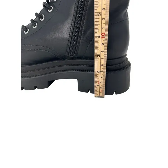 Madden Girl Combat Boots Lug Sole Lace Up Ankle Booties Black Fashion Boots sz 9