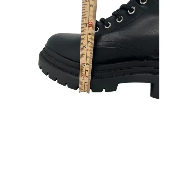 Madden Girl Combat Boots Lug Sole Lace Up Ankle Booties Black Fashion Boots sz 9