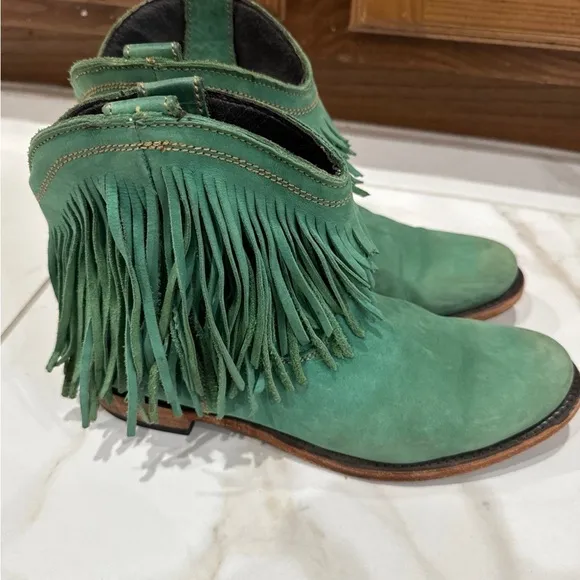 Man made boots with fringe in green suede! Excellent quality! Fun &amp; unique