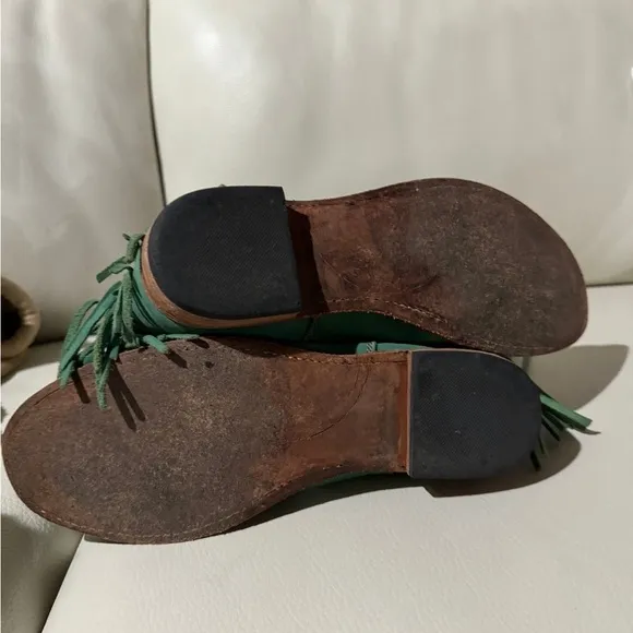 Man made boots with fringe in green suede! Excellent quality! Fun &amp; unique