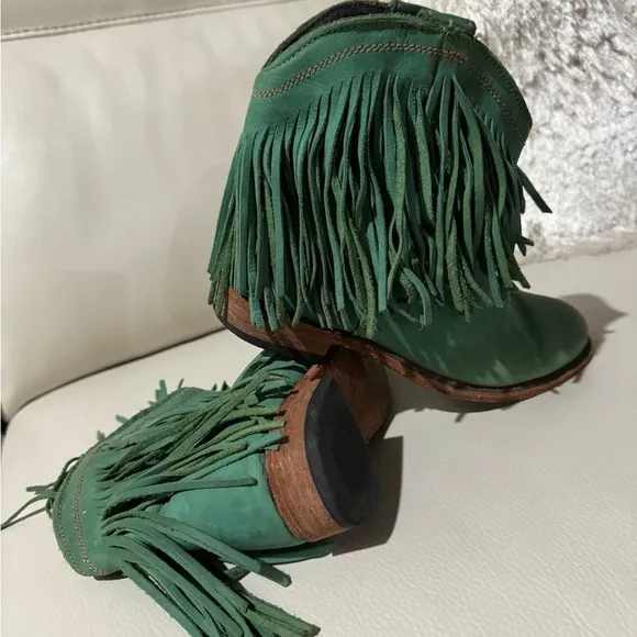 Man made boots with fringe in green suede! Excellent quality! Fun &amp; unique