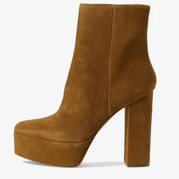 Marc Fisher Caled boots in Natural size 11