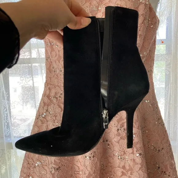 Marc Fisher Elegant Black Stiletto Suede Boots Excellent Condition! 8