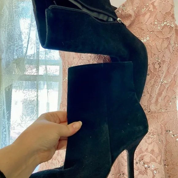 Marc Fisher Elegant Black Stiletto Suede Boots Excellent Condition! 8