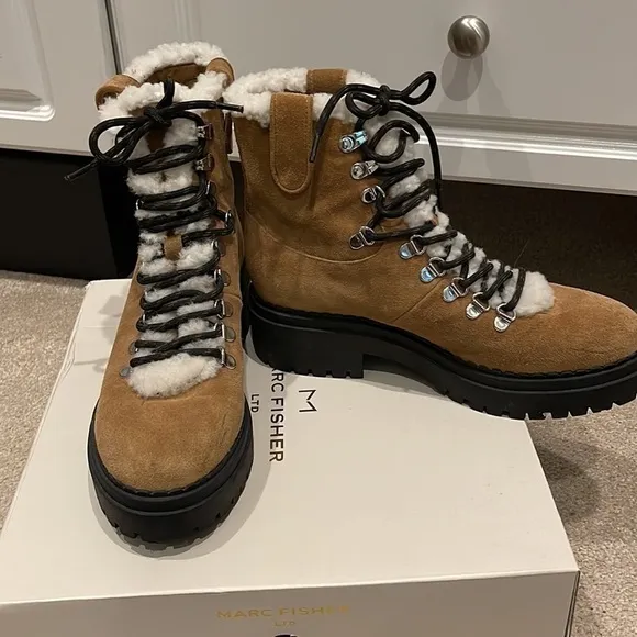 MARC Fisher Nalina boots 8.6 M