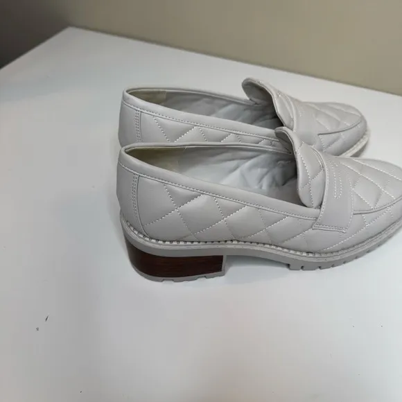 Marc Fisher Women's Dantea Loafer size 8 in ivory