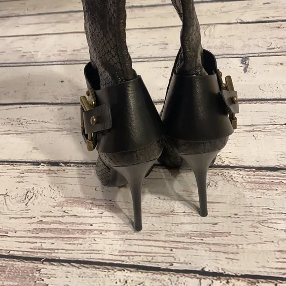 Marciano boots