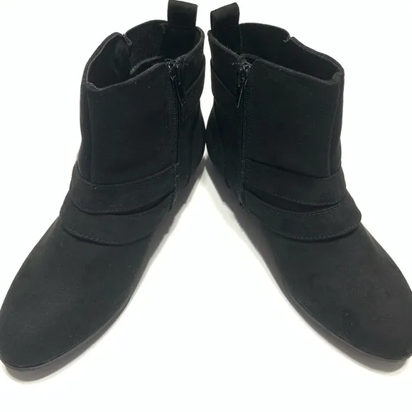 Mari A. Bleighton Black Ankle Boots Faux Suede