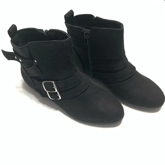 Mari A. Bleighton Black Ankle Boots Faux Suede