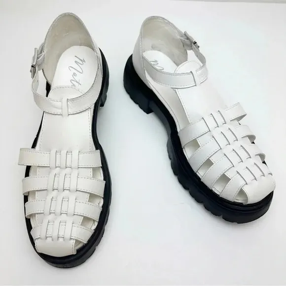 MATISSE  &quot;Dart&quot; Classic Fisherman-style Lug Chunky Sandals 8