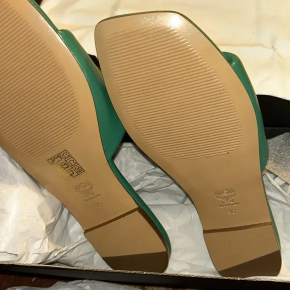 MCM Mode Travia Leather Flats size 6 NWT