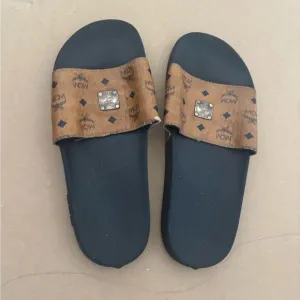 Mcm VISETOS SLIDES shower shoes slip ins flats logo classic flip flops sandals