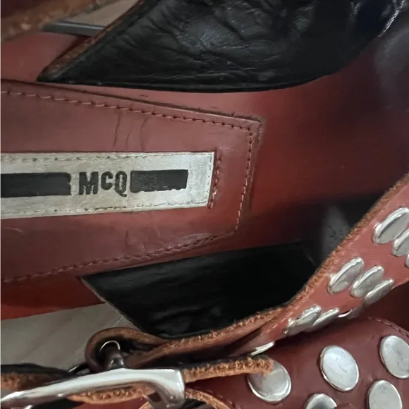 MCQ by ALEXANDER MCQUEEN Brown Leather Studded Flat Sandals size 37