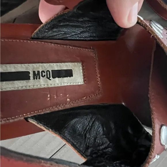 MCQ by ALEXANDER MCQUEEN Brown Leather Studded Flat Sandals size 37