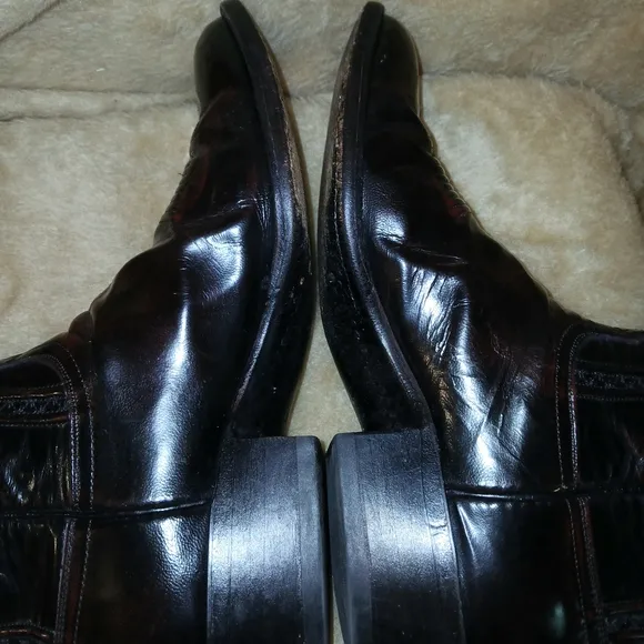 Men's LUCCHESE Cherry Black and Red Leather Boots.