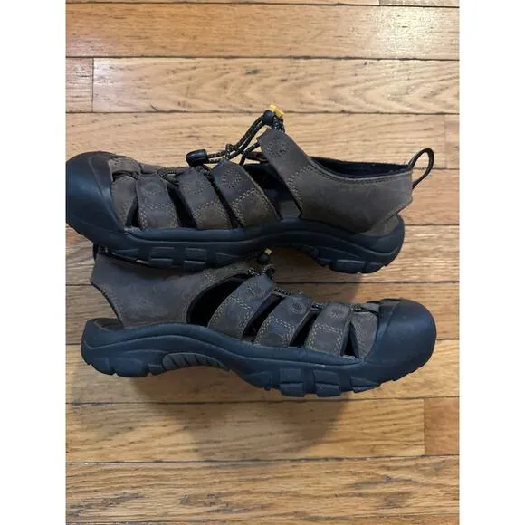Men’s Size 8.5 KEEN Newport H2 Brown Nubuck Waterproof Sport Sandals