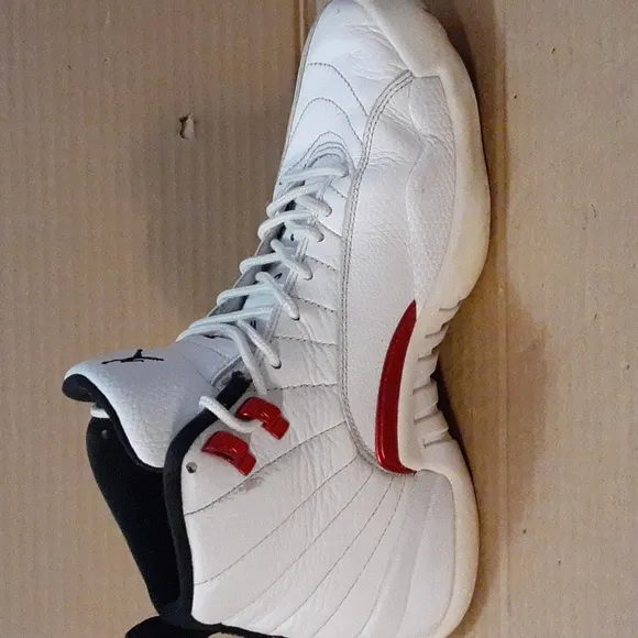 Men's size 9 Air Jordan 12 Retro Twist sneakers