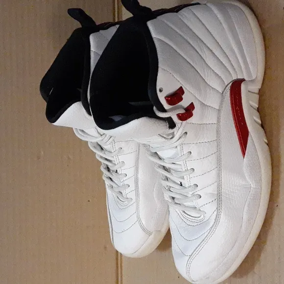 Men's size 9 Air Jordan 12 Retro Twist sneakers