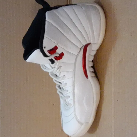 Men's size 9 Air Jordan 12 Retro Twist sneakers