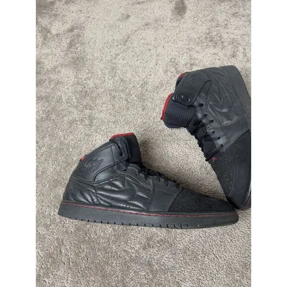 Mens Sneakers  Air Jordan 1 Retro 99 Bred, Size US 13