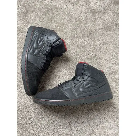 Mens Sneakers  Air Jordan 1 Retro 99 Bred, Size US 13