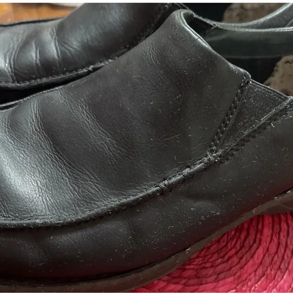 Mens Ugg Black Leather and Genuine Sheepskin Loafers Size 12